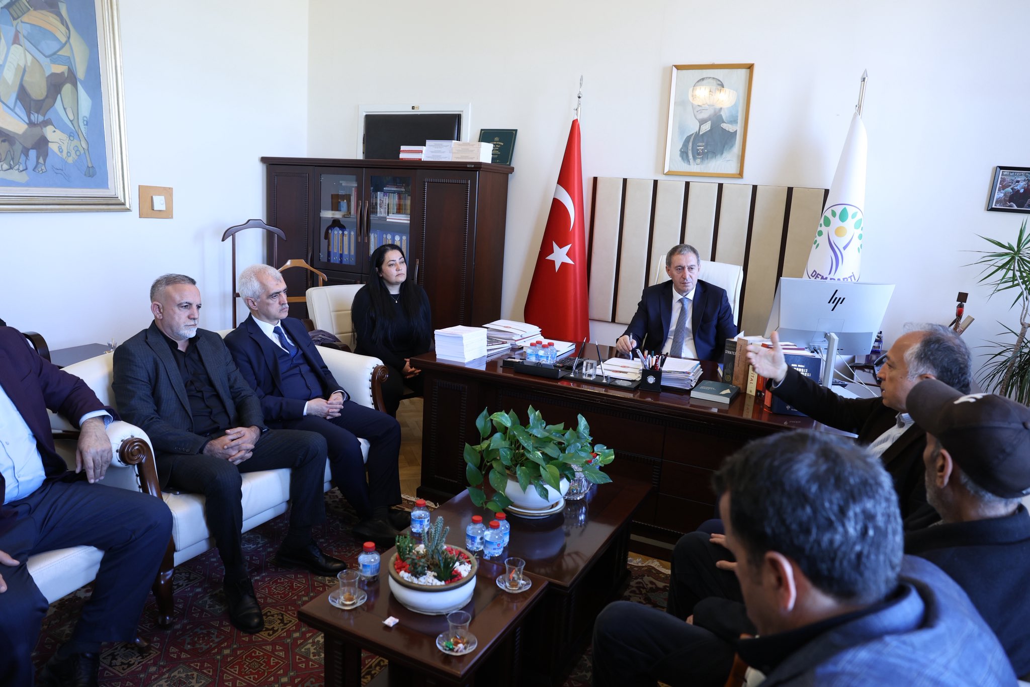 Dilovası işçilerinin ailelerinden DEM Parti’ye ziyaret