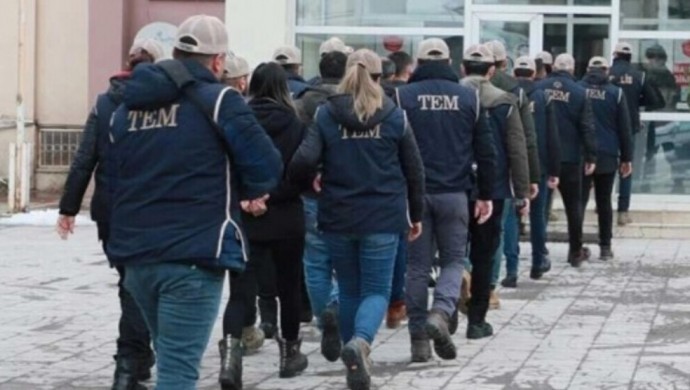 Ağrı ve Hakkari’de ev baskınları: 32  gözaltı