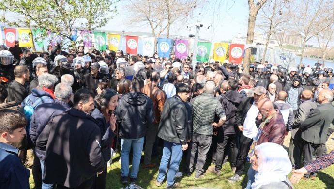 4 Nisan pikniğine polis müdahalesi: Sebahat Tuncel gözaltına alındı