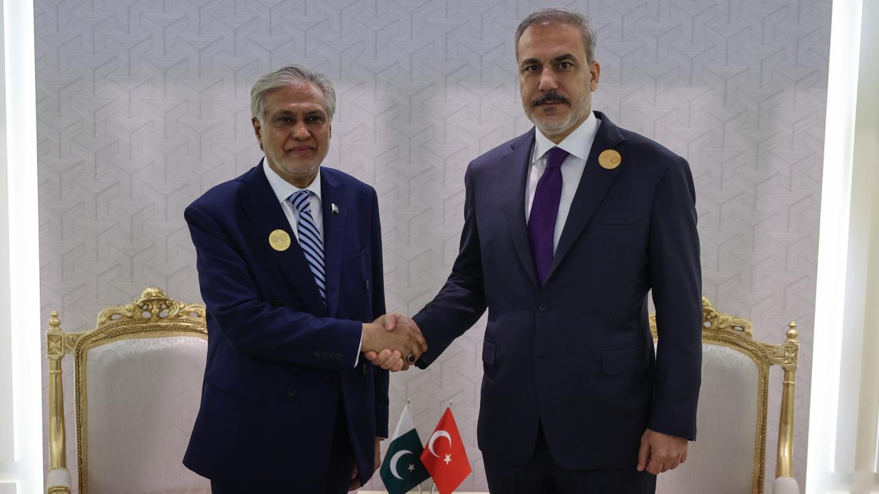 Dışişleri Bakanı Fidan, Pakistanlı mevkidaşı Dar ile görüştü