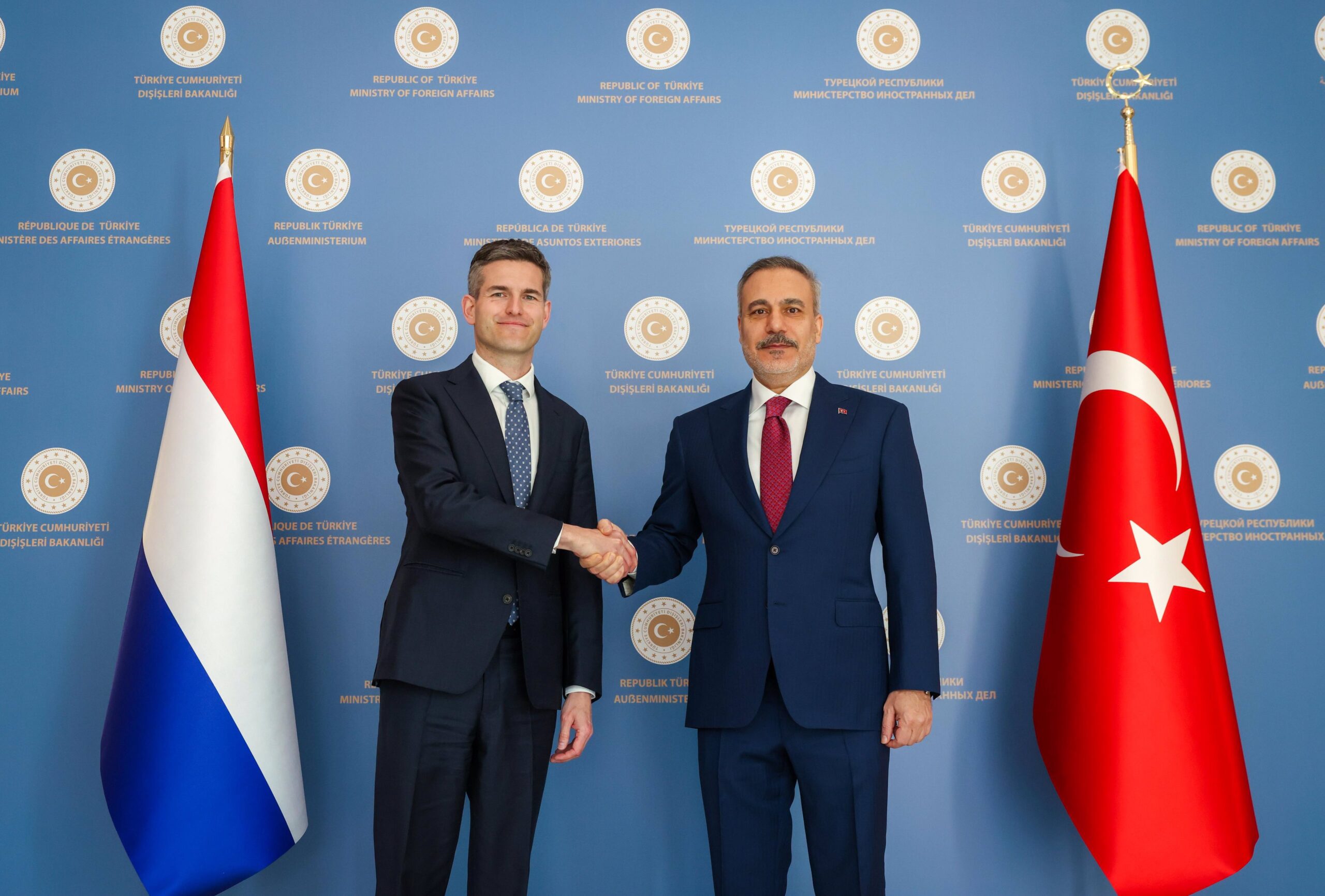 Hakan Fidan’dan diplomatik temaslar: Hollanda ve Kuveytli mevkidaşlarıyla görüştü