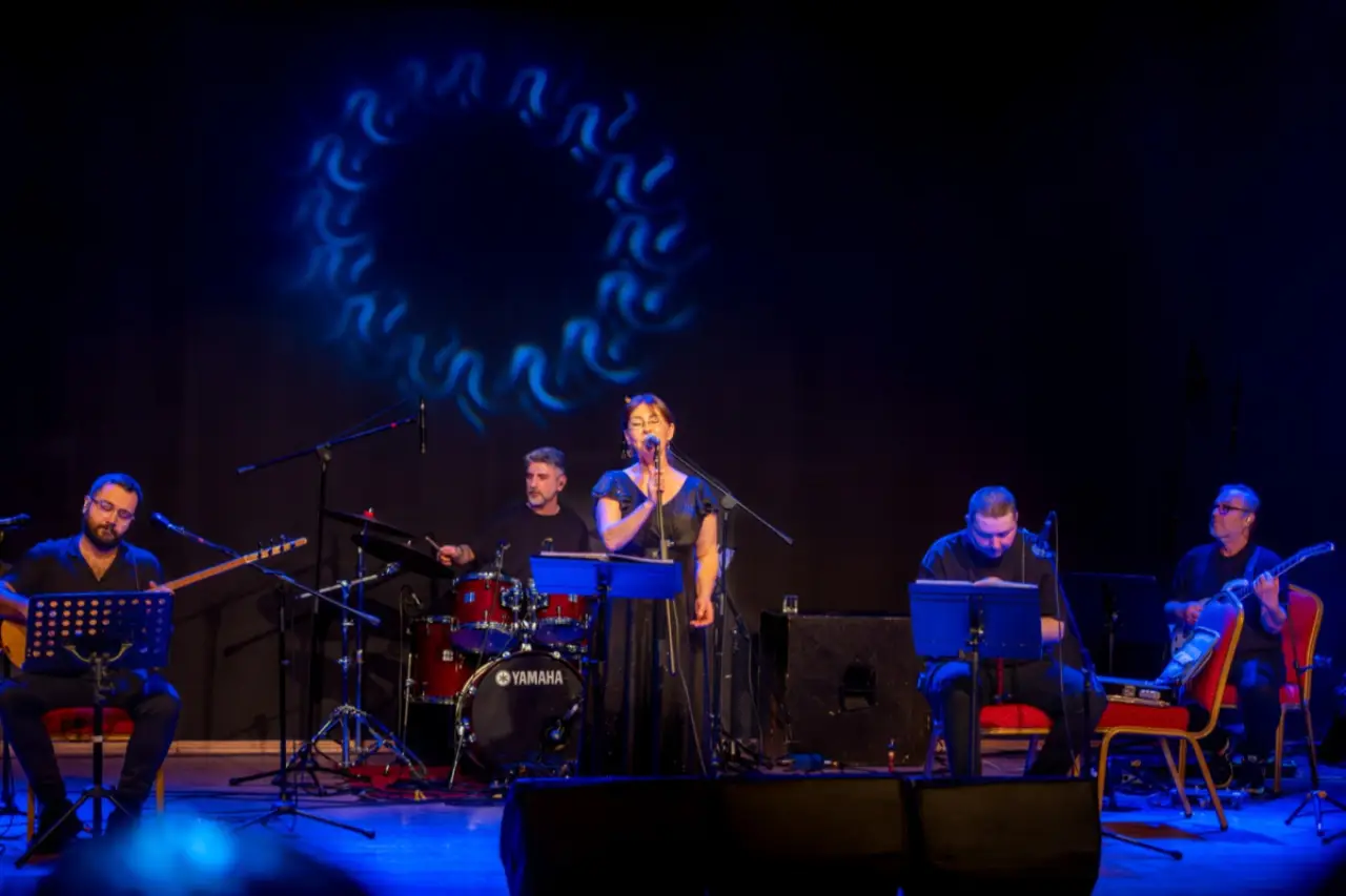 Madencilik faaliyetlerine ve mücadeleye dikkat çekti: İlkay Akkaya Giresun’da dinleyiciyle buluştu