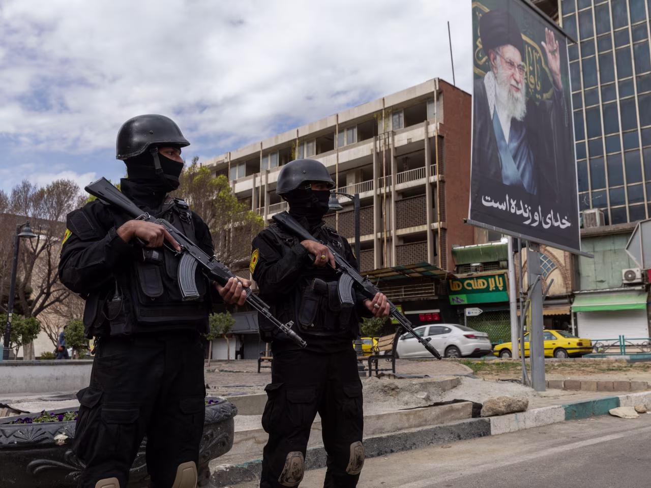İran’da gözaltılar artıyor: 319 kişi daha yargı kararı olmaksızın gözaltında
