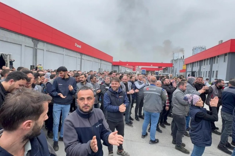 ‘Hakkımızı alana kadar yokuz’: 2 bin mobilya işçisi iş bıraktı