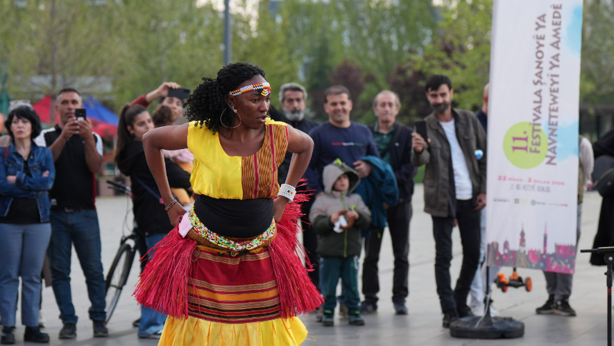 Amed Tiyatro Festivali’nde sahne sokaklara taşındı