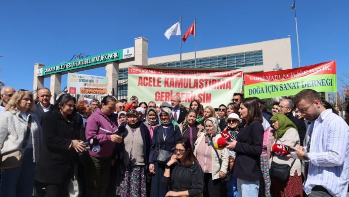 Akbelen için direnen İkizköylüler AYM önünden seslendi: ‘Acele kamulaştırma geri çekilsin’