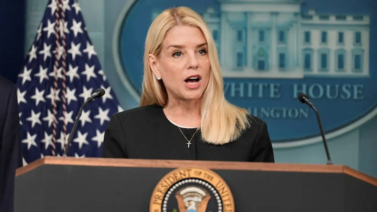 Epstein dosyaları şüphesi: Trump, Adalet Bakanı Pam Bondi’yi görevden aldı