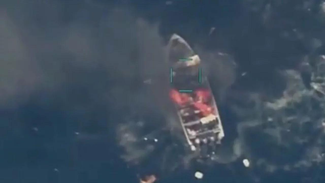 ABD, Karayipler’de bir tekneyi daha vurdu: 3 ölü