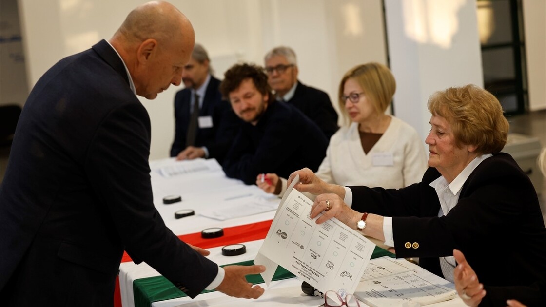 Macaristan’da halk genel seçimler için sandık başında