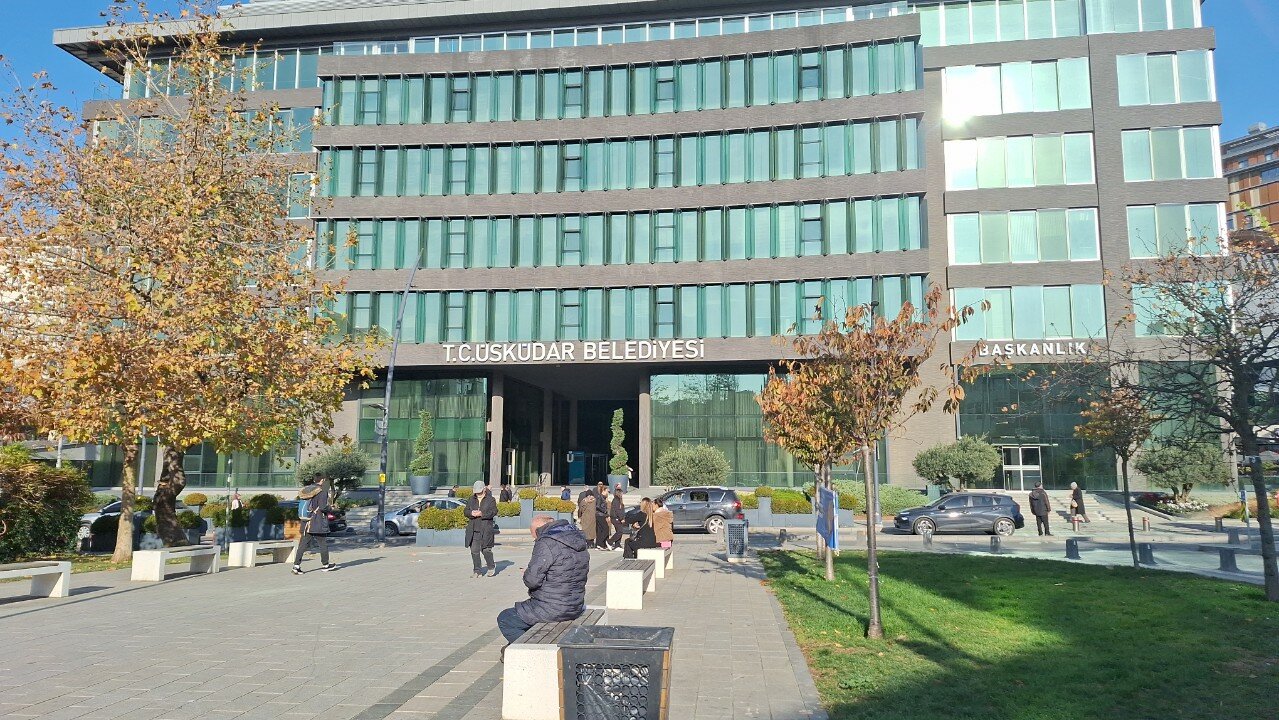 Üsküdar Belediyesi’ne operasyon, 20 kişi gözaltına alındı