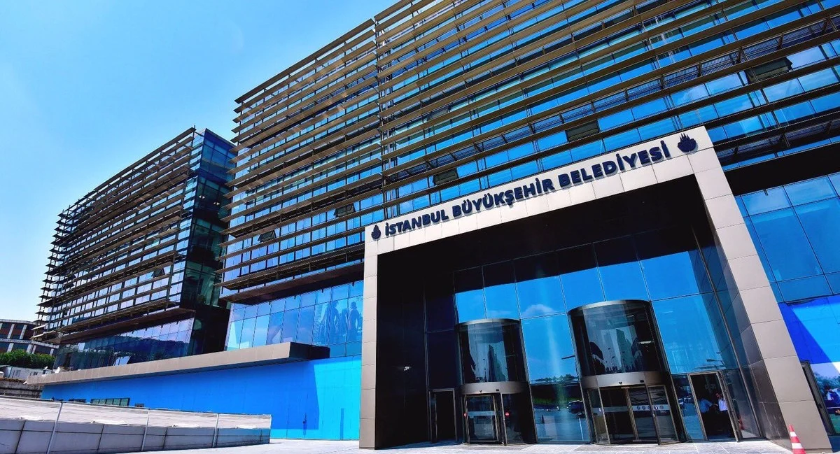 İBB soruşturmasında 12 kişi tutuklandı