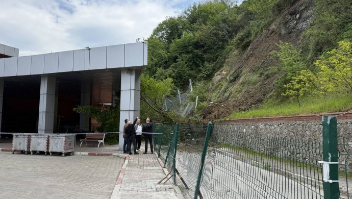 Zonguldak’ta yolcu terminalinde heyelan