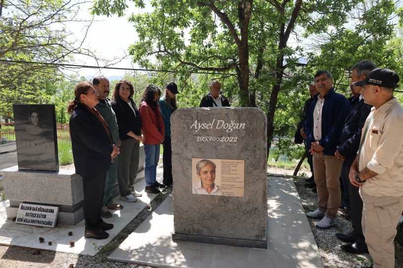 Kürt siyasetçi Aysel Doğan mezarı başında anıldı