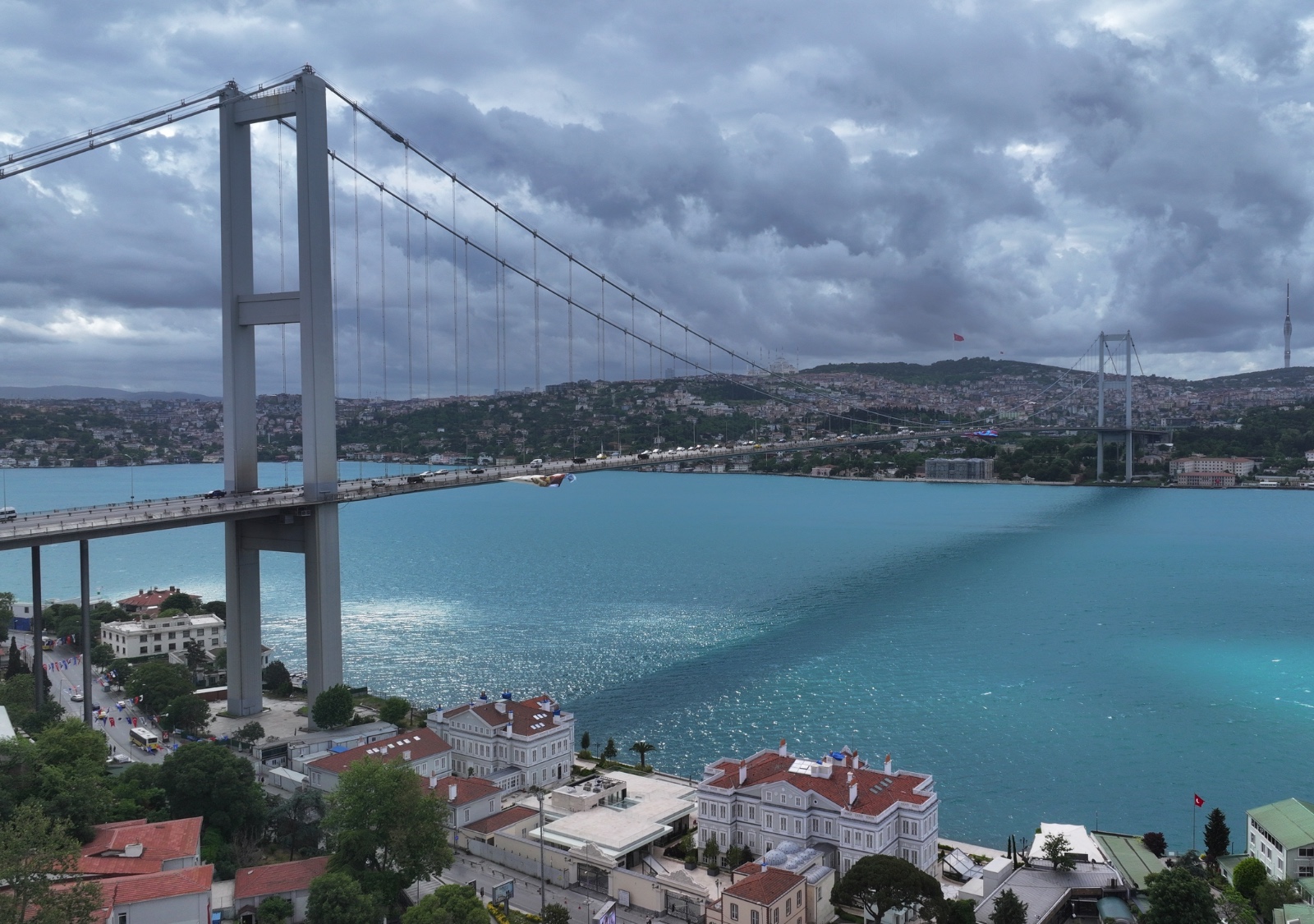 İstanbul Boğazı turkuaza büründü