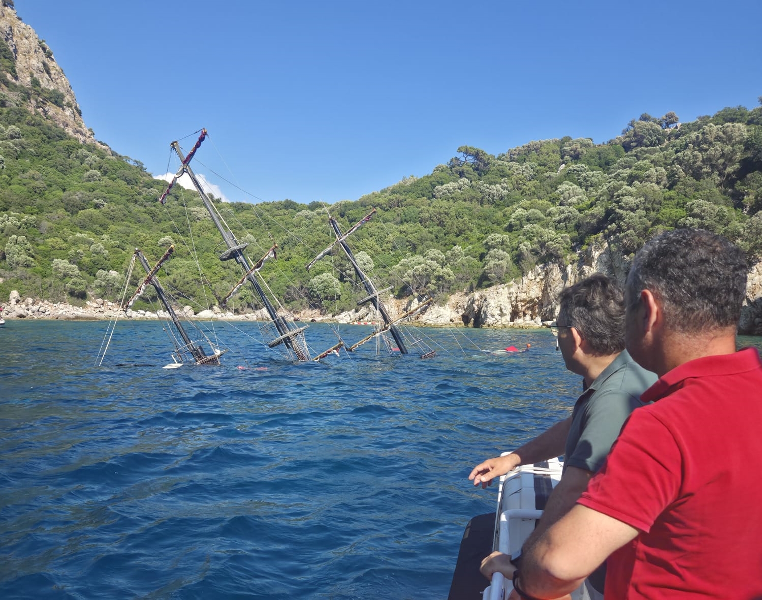 Marmaris’te tur teknesi battı