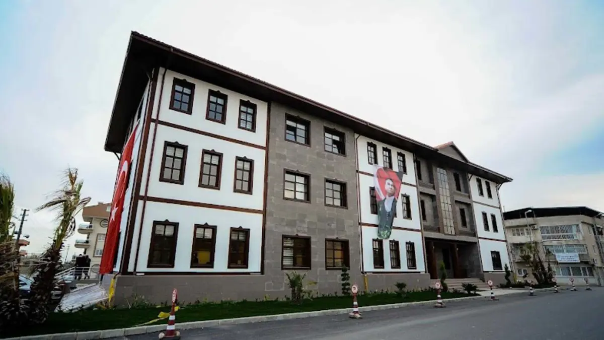 Germencik Belediyesi’ne operasyon: Üç gözaltı
