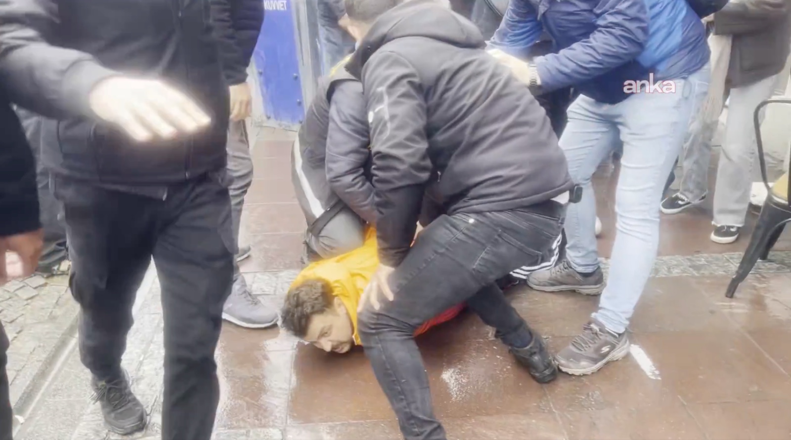 Taksim 1 Mayıs’ta abluka altında: Gözaltılar başladı