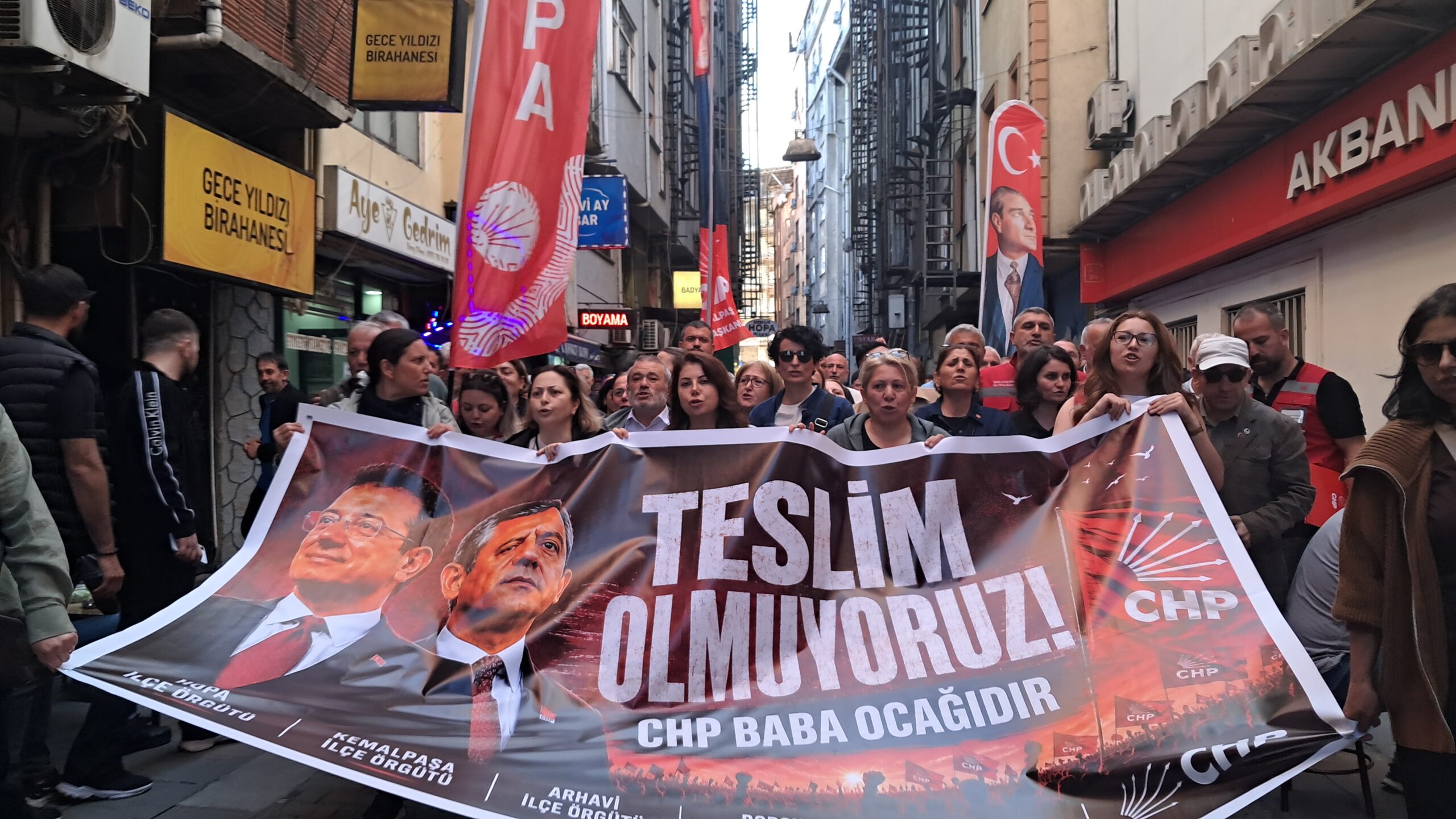 CHP hakkındaki ‘mutlak butlan’ kararı Hopa’da protesto edildi