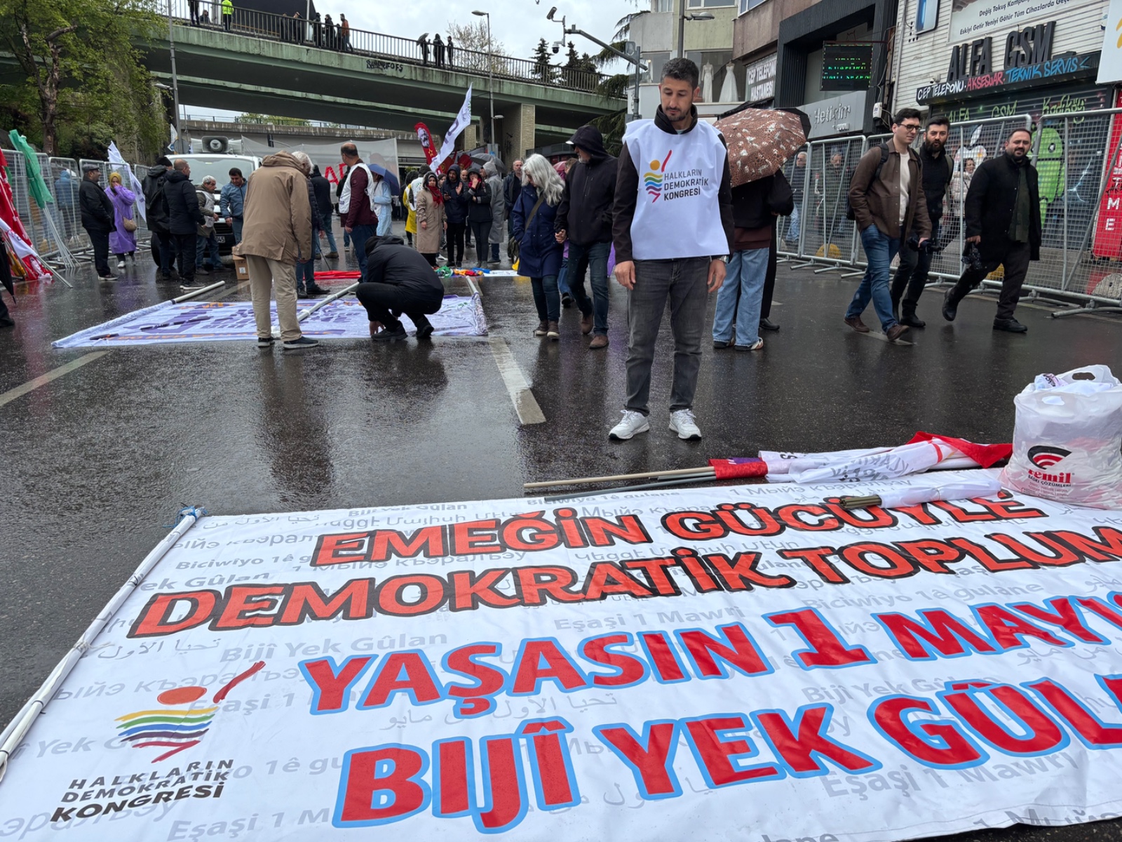 Kadıköy’de 1 Mayıs | Kortejler hazırlanıyor, iki koldan yürünecek