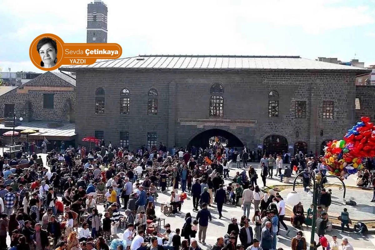 Tarihin kabusundan uyanmaya çalışıyor bir şehir