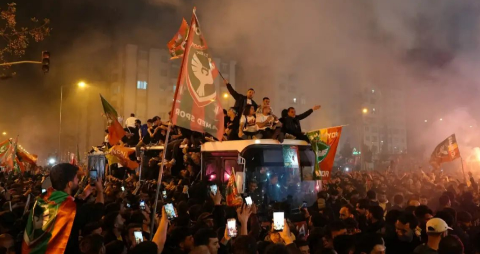Amedspor’un şampiyonluk kutlamaları: Diyarbakır’da 3 kişi tutuklandı