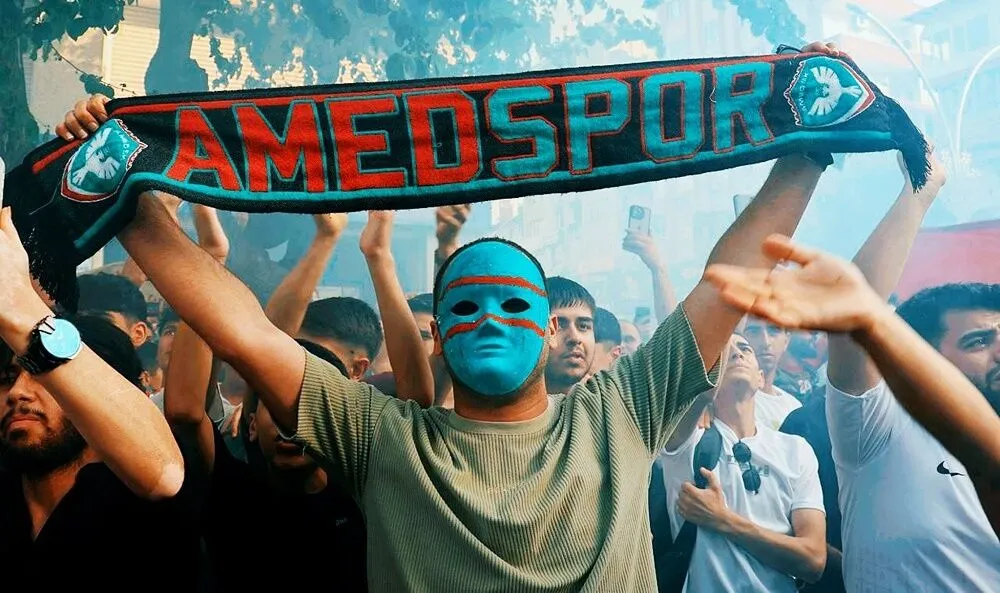 İstanbul’da Amedspor kutlamalarına gözaltı: 10 kişi adliyeye sevk ediliyor