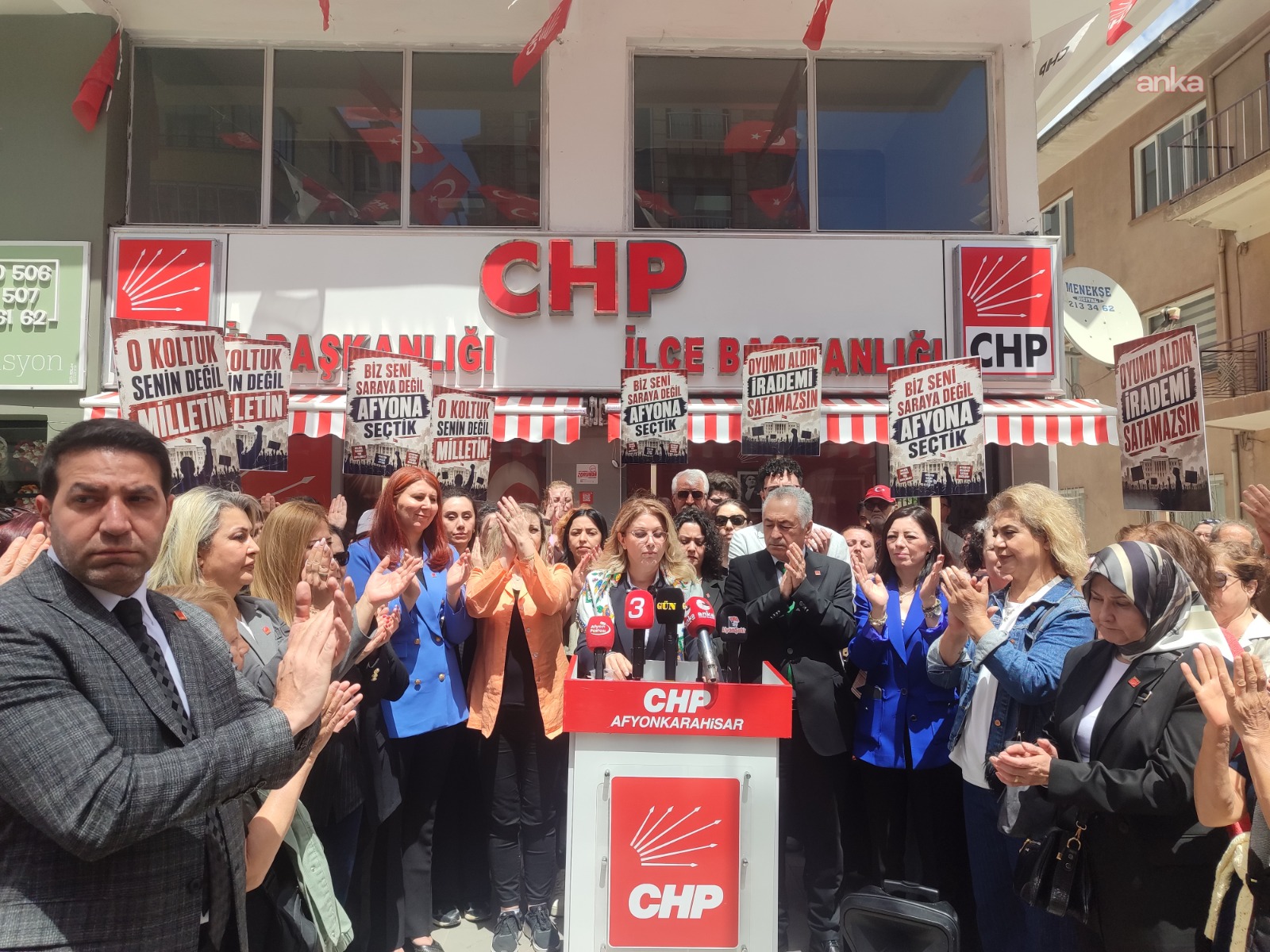 Asu Kaya’dan AK Parti’ye geçen Burcu Köksal’a: ‘Siyaset bir ikbal yarışı değil, haysiyet sınavıdır’