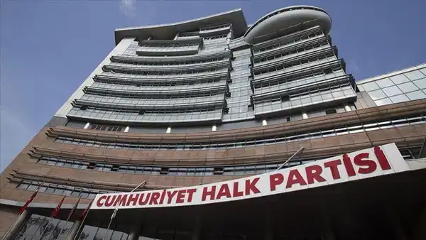 CHP’de 81 il başkanından Özgür Özel’e destek