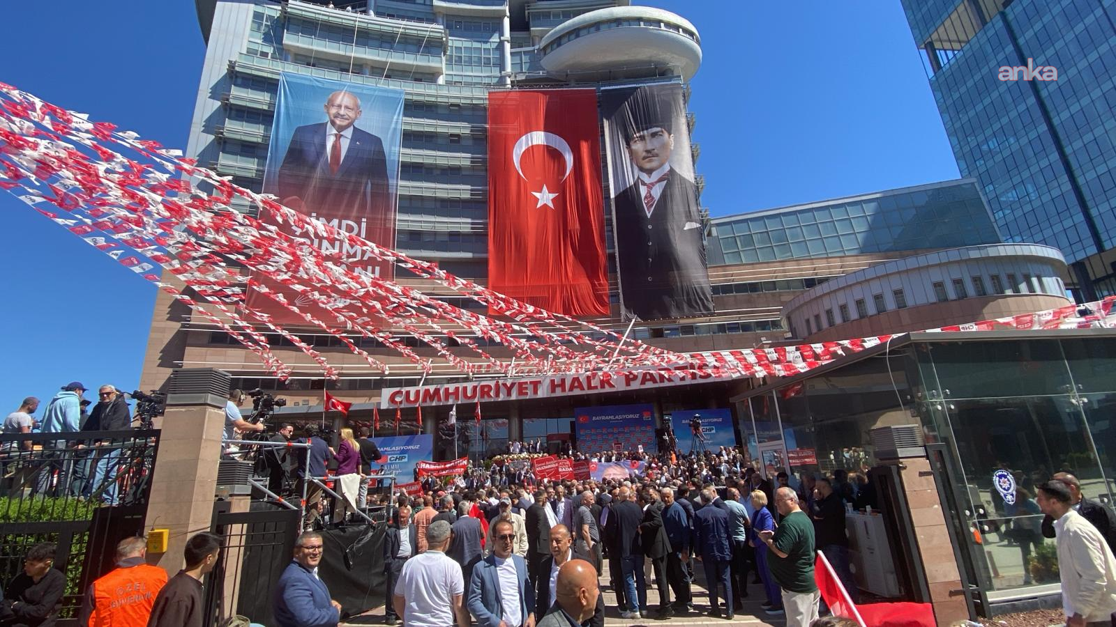 Aynı saatte iki ayrı bayramlaşma: Kılıçdaroğlu, ilk kez CHP Genel Merkezi’nde konuşacak