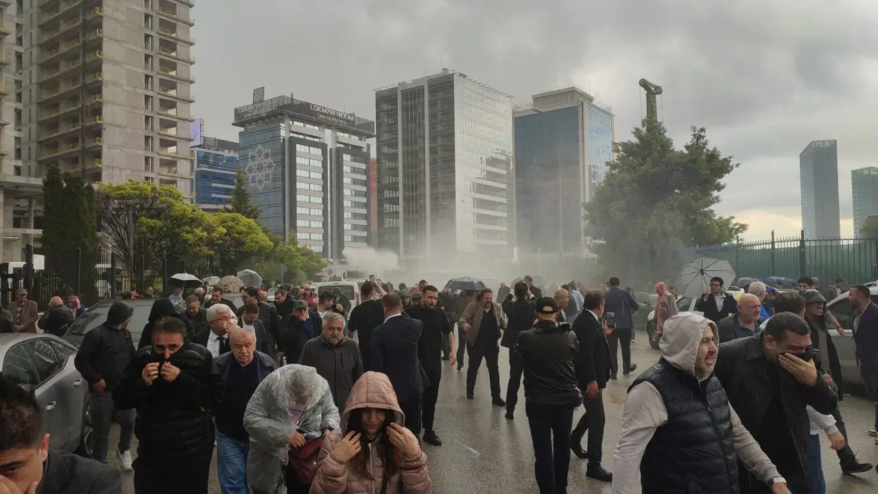 Özgür Özel: Biz saldırı altındayız, suçumuz 47 yıl sonra partiyi birinci parti yapmak