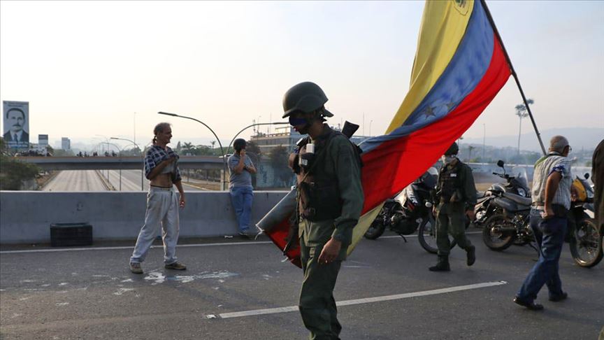 Venezuela’da 2002’deki darbe girişimiyle ilgili tutuklanan 3 kişi 23 yıl sonra tahliye edildi