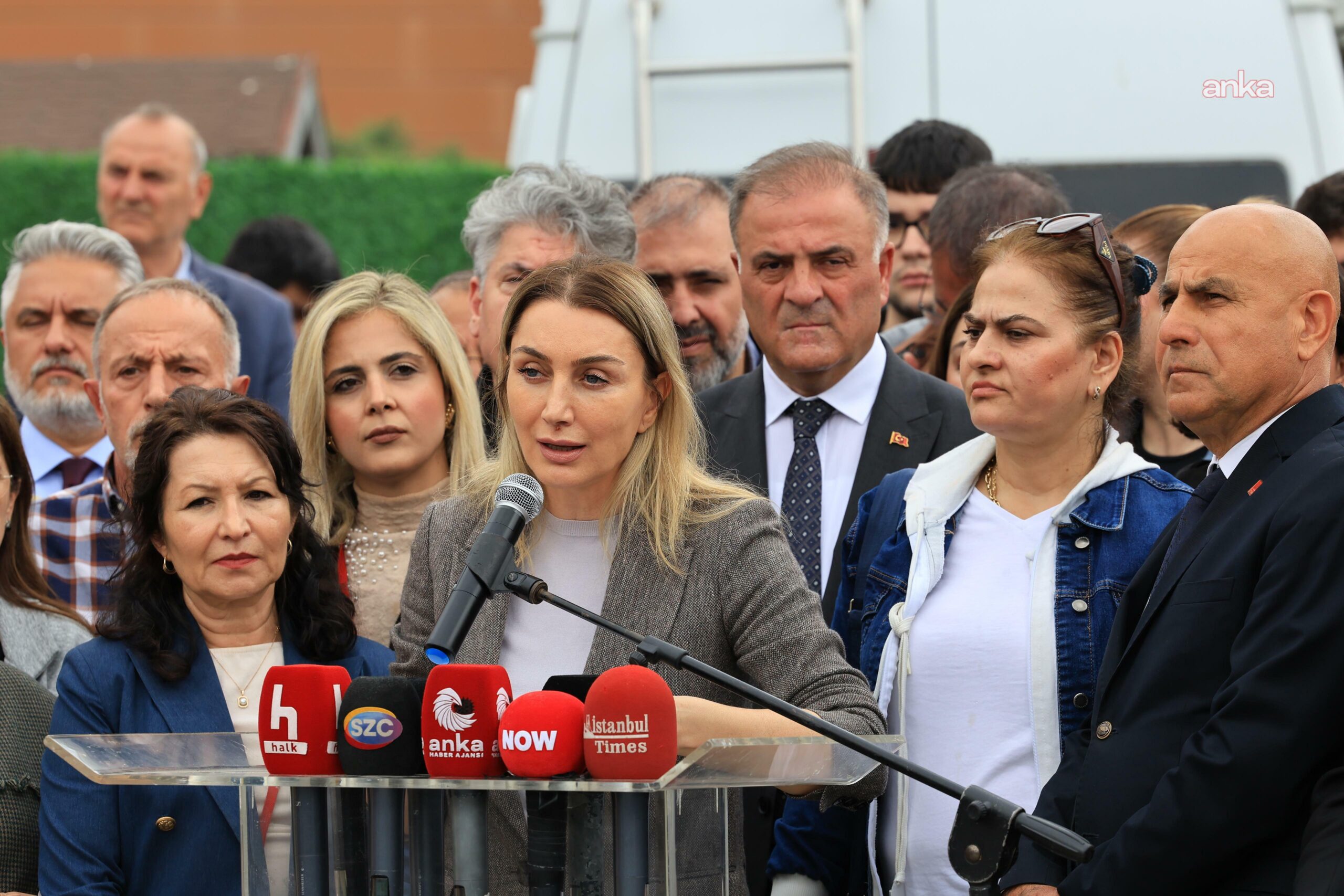 Dilek İmamoğlu: Demokratik siyasete ve hukuk devletine yönelmiş ağır bir darbedir