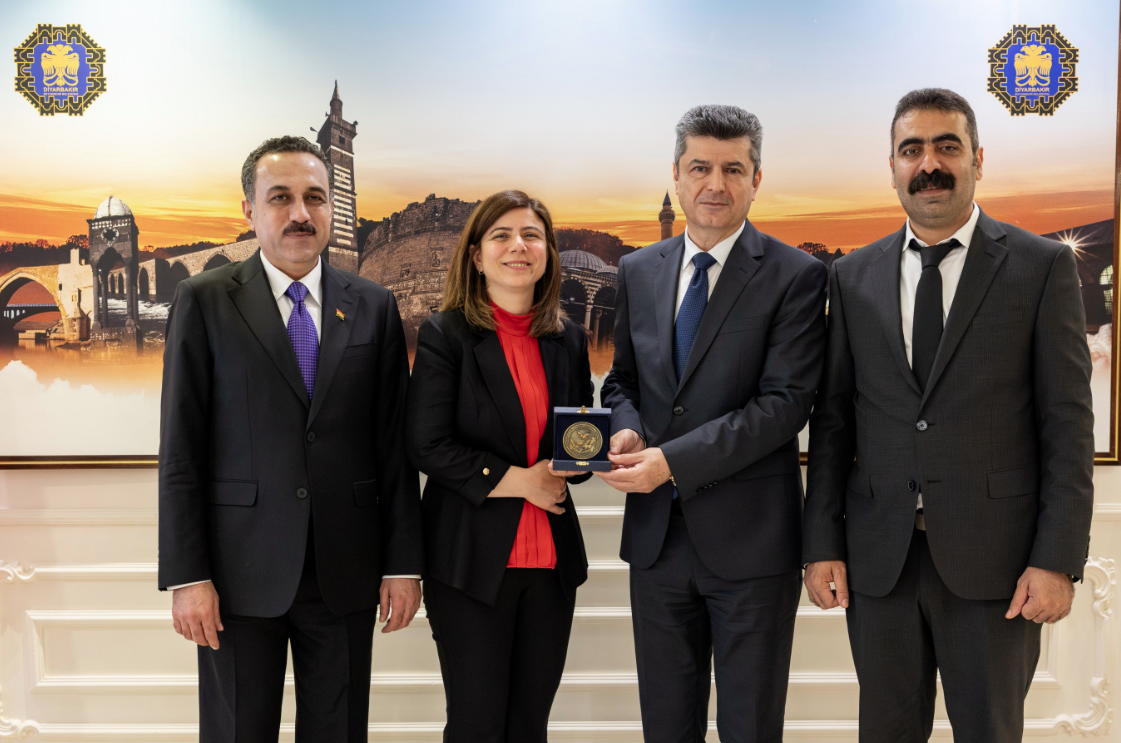 Erbil ve Duhok valileri Diyarbakır Büyükşehir Belediyesi’ni ziyaret etti