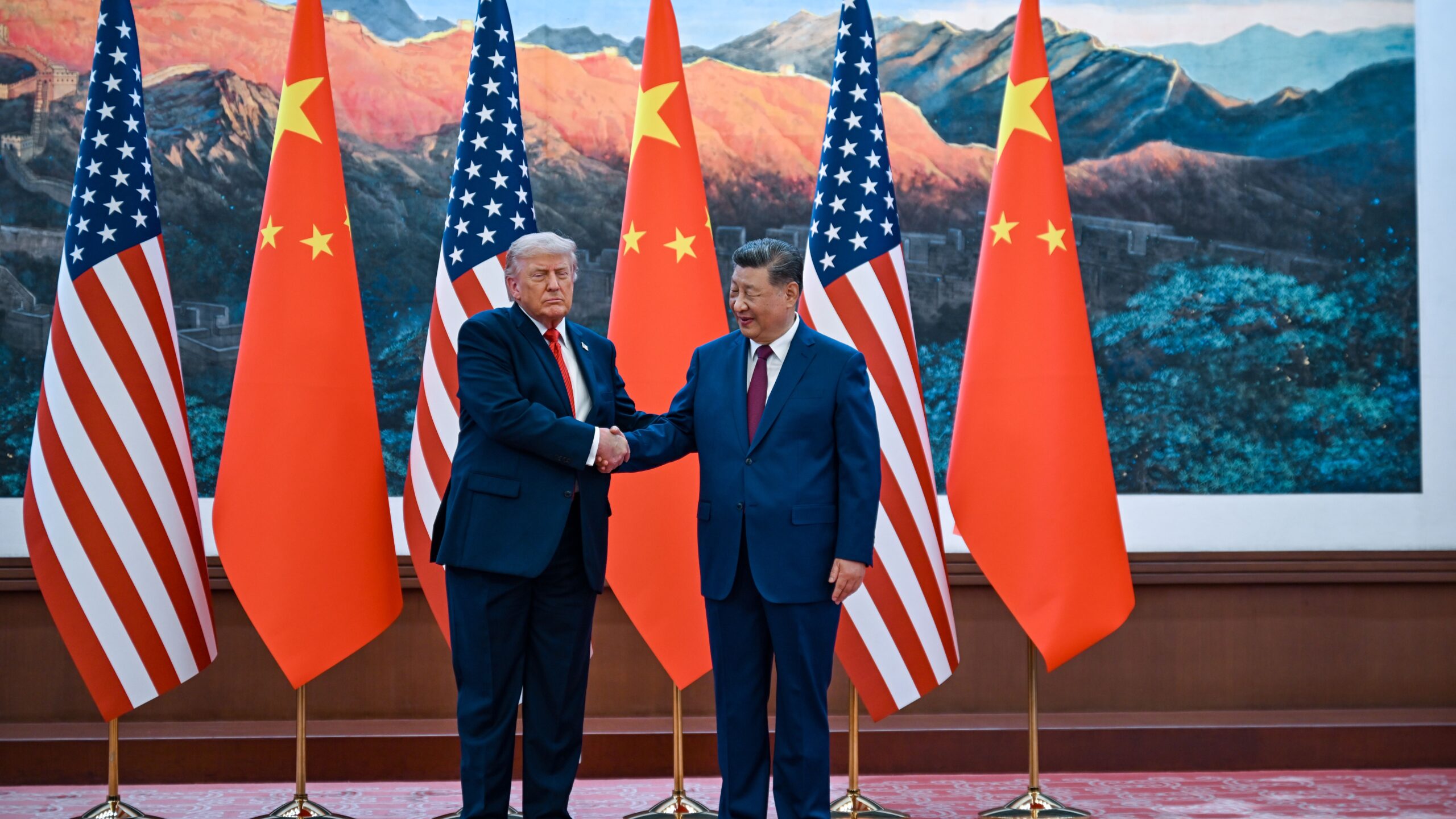 Trump, Çin ziyaretinin son gününde: Şi ile çay buluşması