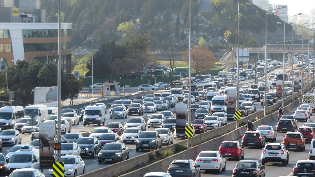 İstanbul’da üç ilçede bazı yollar trafiğe kapatılacak