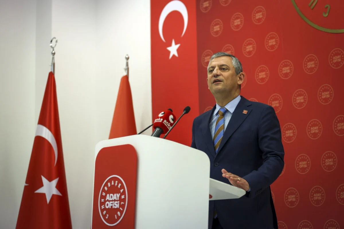 Özgür Özel: Türkiye’nin geleceğini gençlerle birlikte aydınlatmak istiyoruz