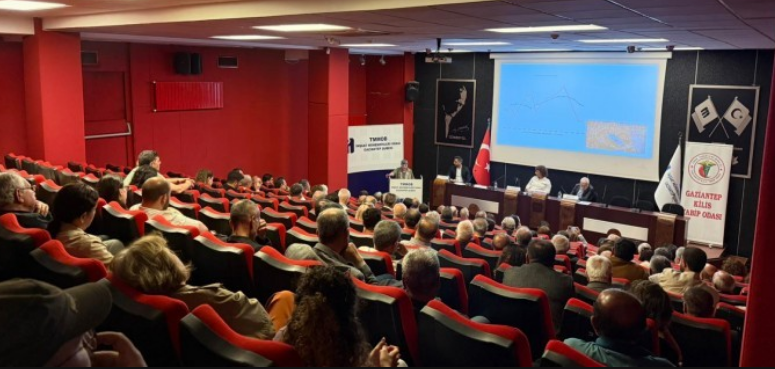 ‘Barışın toplumsallaşması’ paneli: Saruhan Oluç’tan ‘diyalog ve müzakere’ mesajı