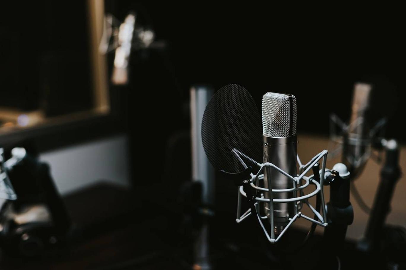 Yeni podcast’lerin üçte birinden fazlası yapay zekayla üretiliyor
