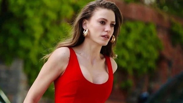 Oyuncu Serenay Sarıkaya gözaltına alındı
