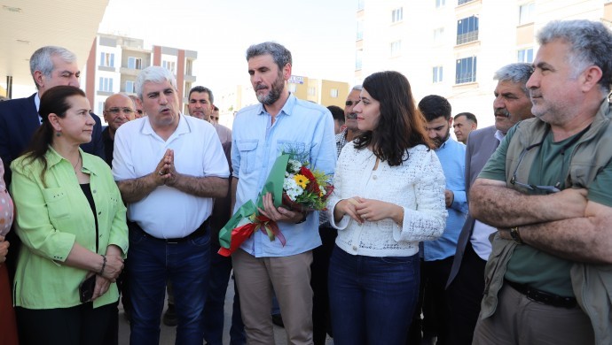 31 yılın ardından tahliye olan Akbaba kitlesel olarak karşılandı