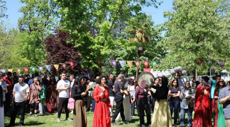 Kadıköy’deki 15 Mayıs etkinliğinde ‘Kürtçeye statü’ talebi