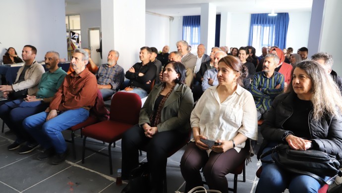 Kürt dili ve folkloru ödülü Zeynep Yaş’a verildi