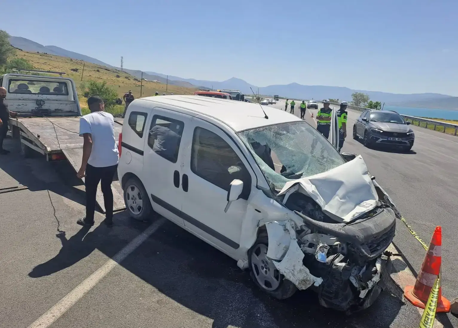 Van’da trafik kazası: Bir asker hayatını kaybetti, 5 kişi yaralandı
