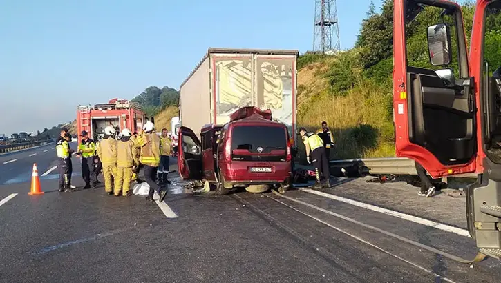 İstanbul’da trafik kazası: 1’i bebek 3 kişi hayatını kaybetti