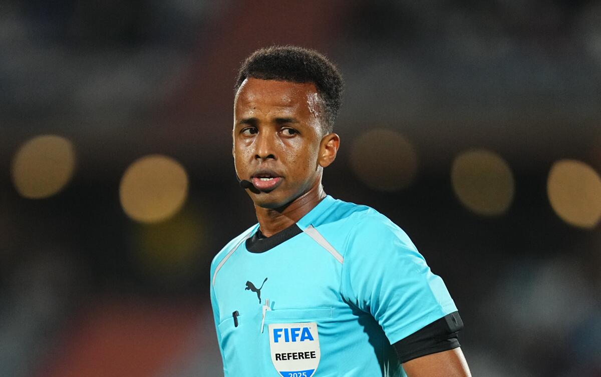 FIFA ABD’ye alınmayan Somalili hakemin ücretini ödeyecek