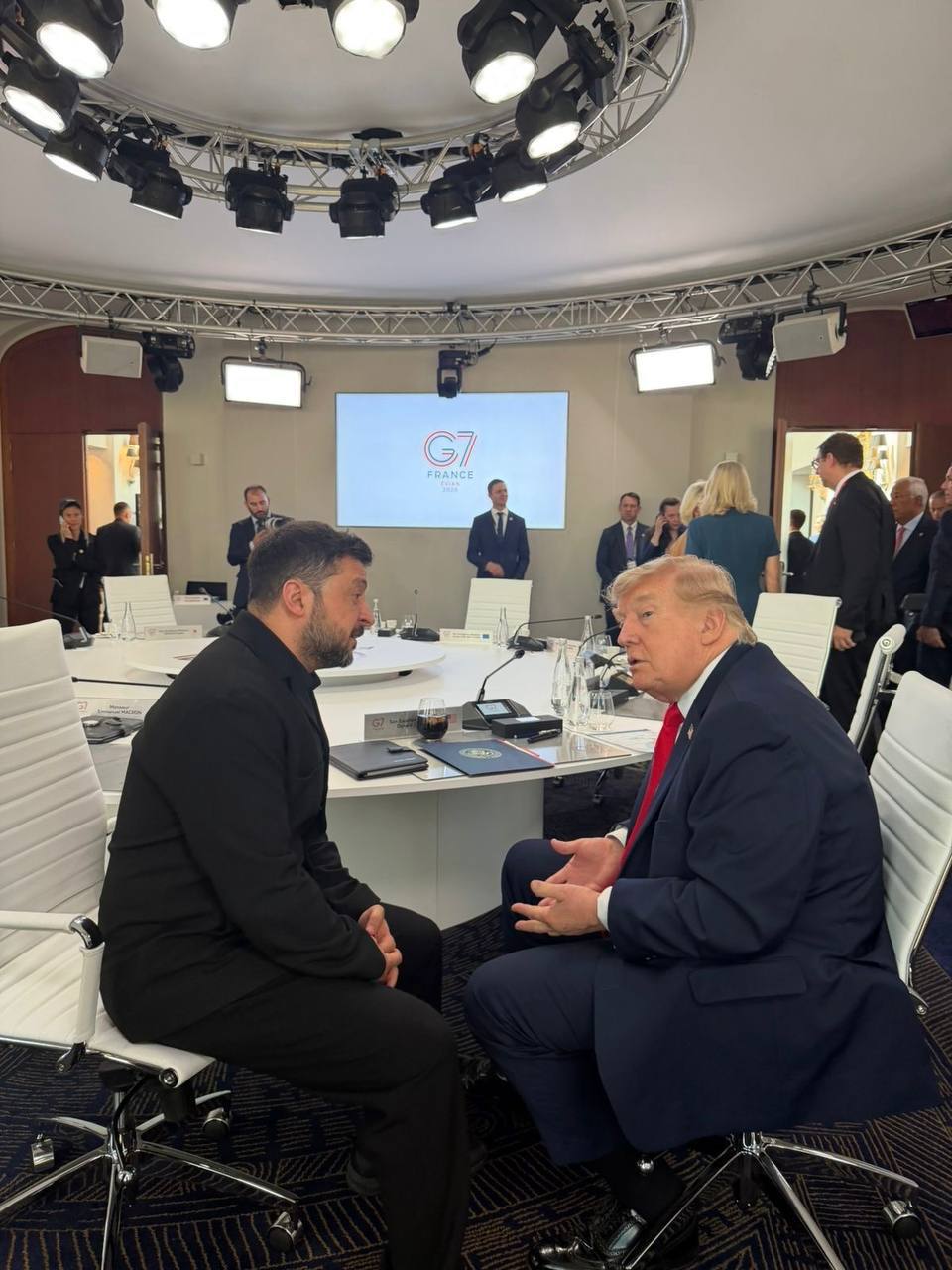 G7 Zirvesi | Zelenski, Trump ve Macron ile bir araya geldi
