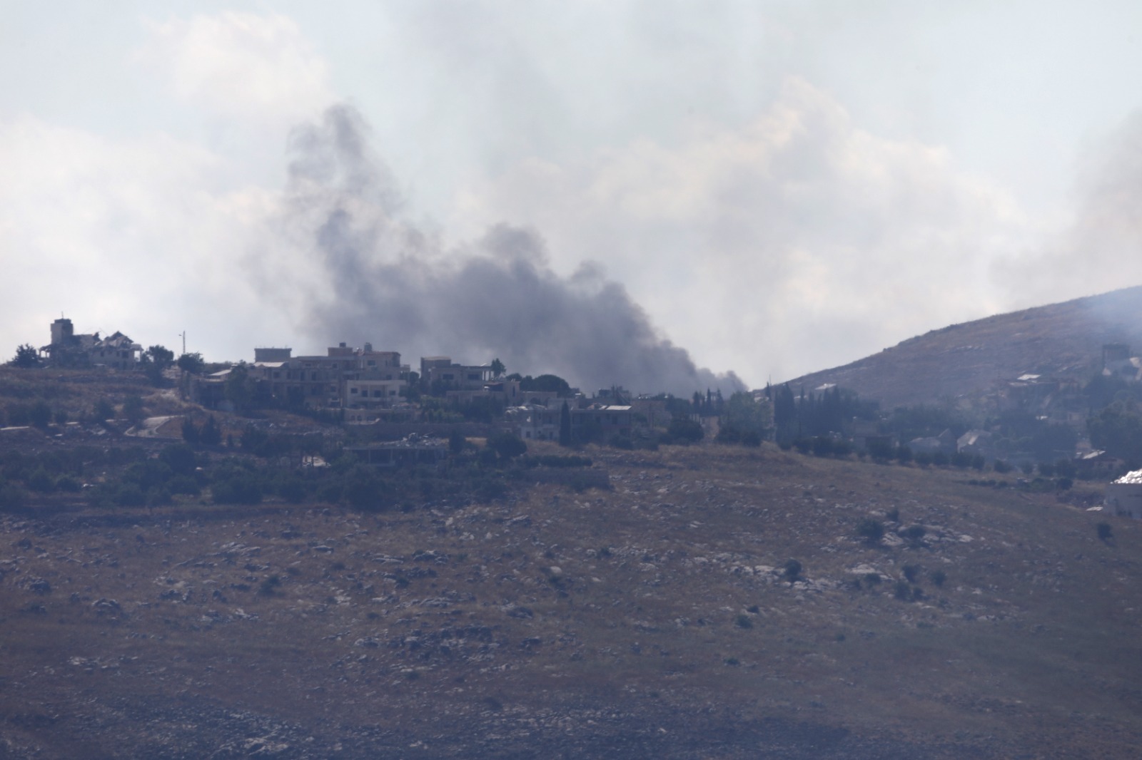 İsrail ordusu ateşkese rağmen Lübnan’ın doğusunu bombaladı