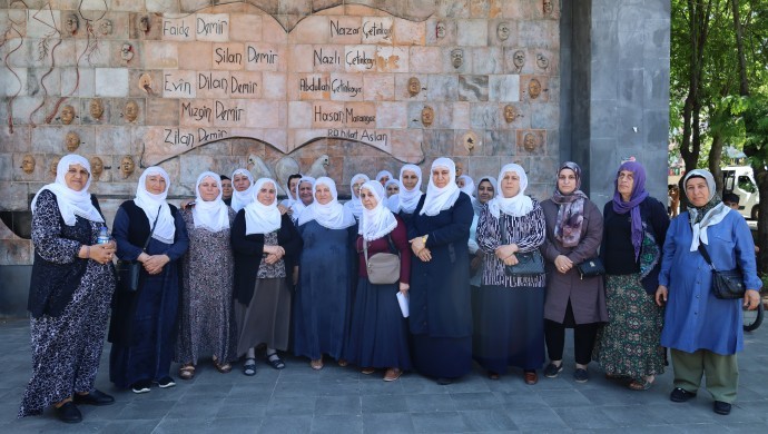 Rahmi Koç’a tepkiler sürüyor: ‘Kürt kadınlarından özür dilensin’
