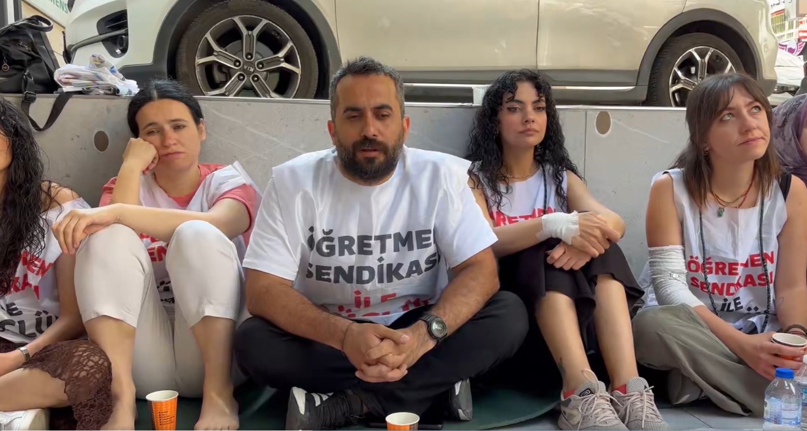 Öğretmenlerin açlık grevi 4’üncü gününde: Başka çaremiz kalmadığı için dayanıyoruz