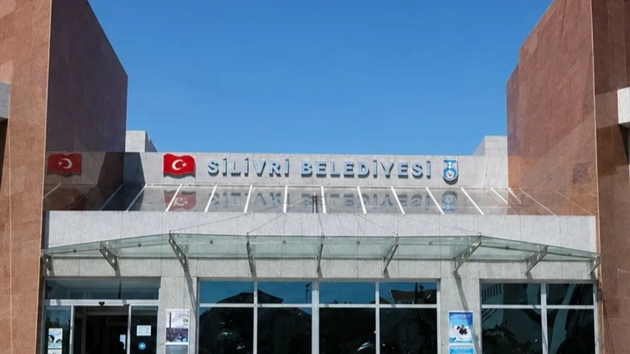 Silivri Belediyesi’ne operasyon: Belediye başkanı dahil 17 kişi gözaltında